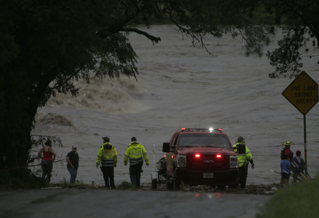 Donald Trump anunță că va merge în Texas vineri după inundațiile violente