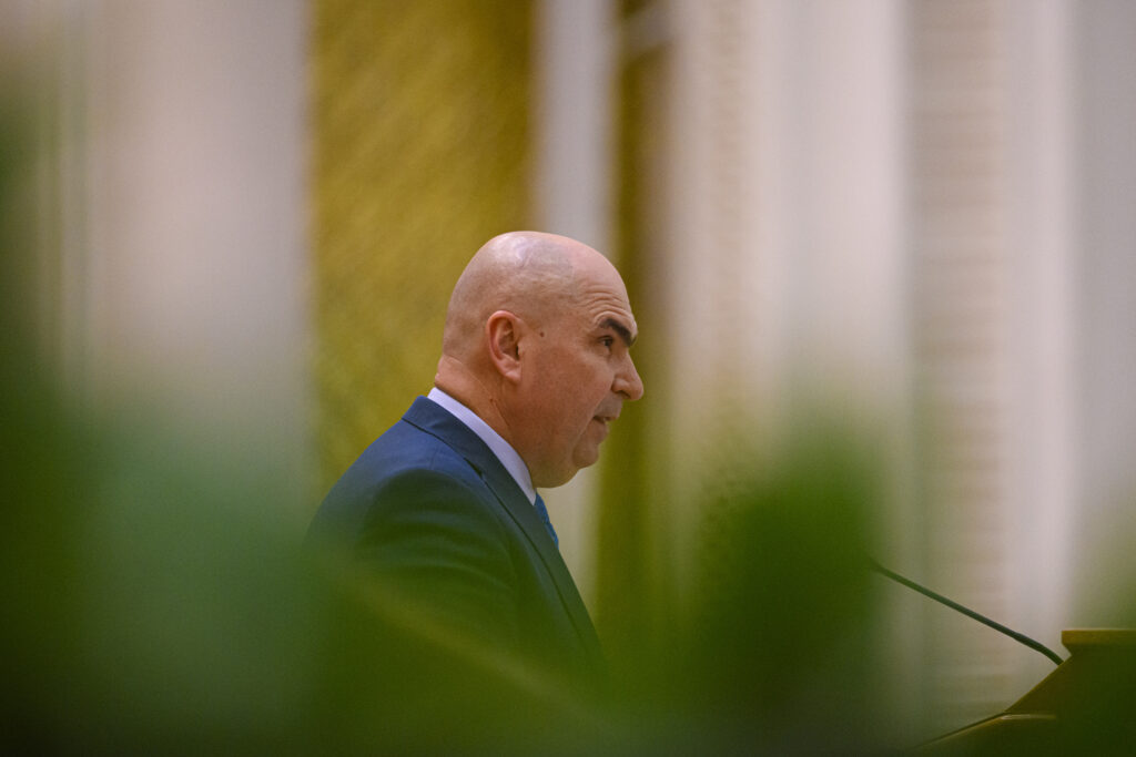 Bolojan anunță două milioane de contributori noi la sănătate și plafonarea salariilor la stat