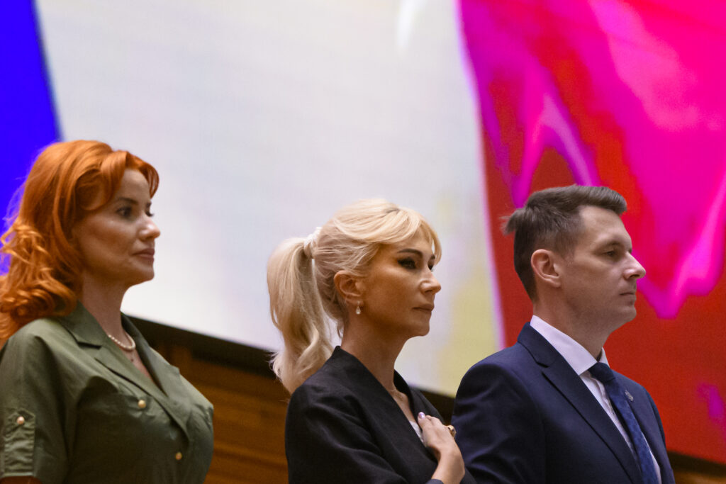 Judecătorii CCR ar putea pierde indemnizația de pensionare. Raluca Turcan: „E inutilă o plată suplimentară la final de mandat”