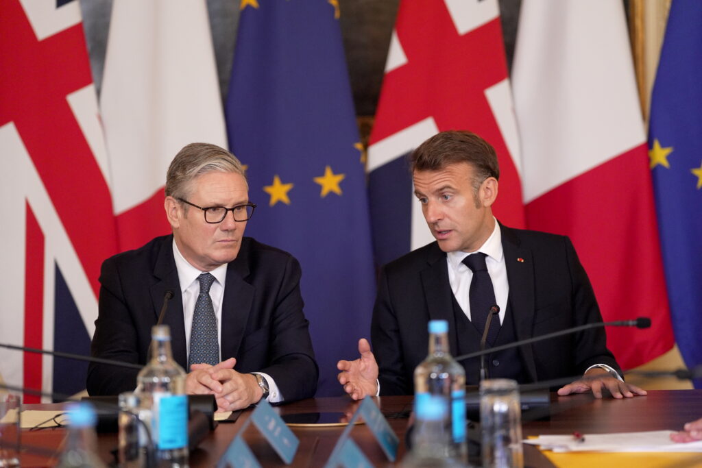 Regatul Unit nu-l uită pe Napoleon. Reacția presei britanice la vizita lui Macron: „Starmer a uitat că Franța nu ne este prietenă”