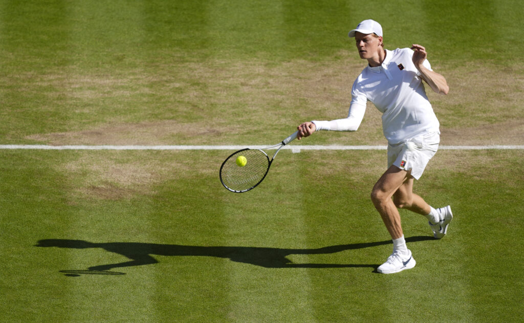 Finala Wimbledon: Jannik Sinner îl bate pe Carlos Alcaraz cu 4-6, 6-4, 6-4, 6-4