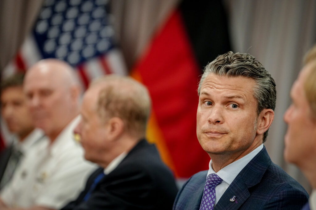 Scandalul Signalgate. Surse: Mesajele trimise de Hegseth prin Signal conțineau informații clasificate