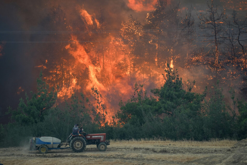 Turcia arde la malul Mediteranei: Două provincii au fost declarate zone de dezastru