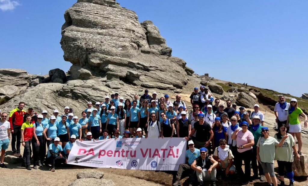 Beneficiarii de transplanturi au urcat pe Vârful Omu pentru a onora donatorii de organe