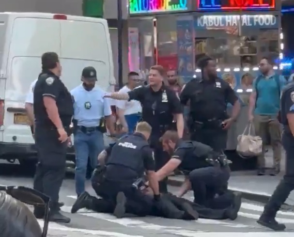 Autorul atacului armat de marți din New York avea un istoric de probleme psihice