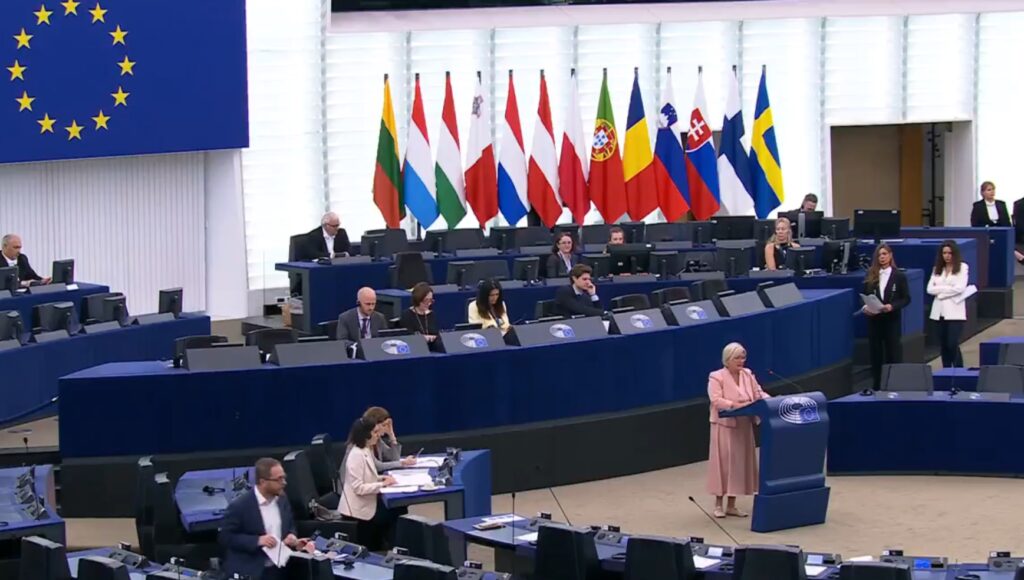 Comisia va investiga informațiile potrivit cărora spionii lui Orbán au vizat funcționari UE la Bruxelles