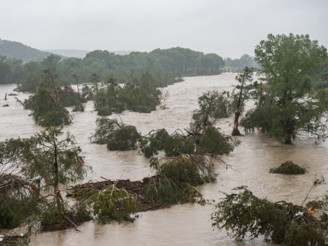 Bilanţul inundaţiilor din Texas urcă la 51 de morţi. Zeci de persoane sunt încă dispărute