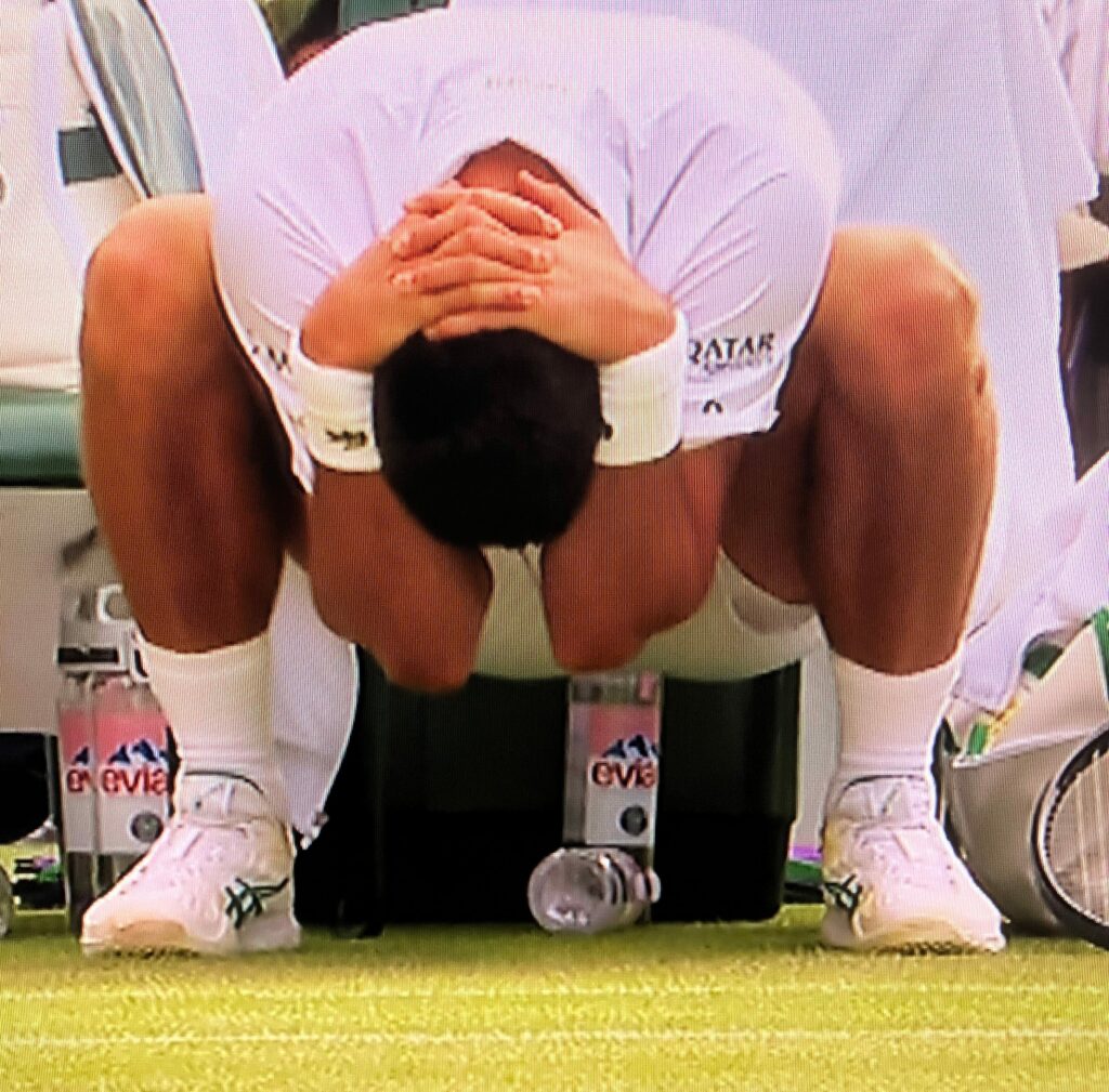 Bizarerie la Wimbledon: Sticle de apă din care se pretinde că au băut jucătorii, vândute pe piața neagră, în online, cu prețuri care ajung și la 1000 de lire