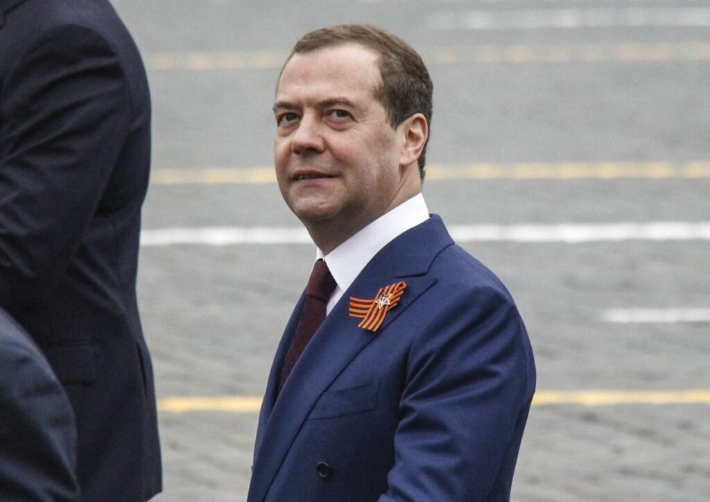 Medvedev: Vestul este aproape de declanșarea unui război total cu Rusia