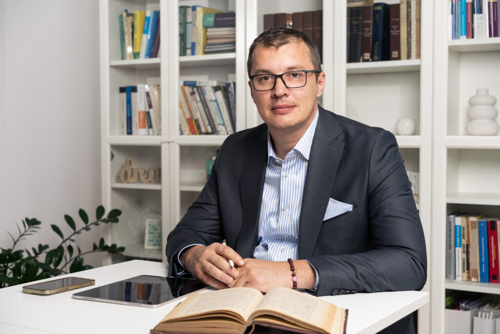 OPINIE | Răzvan Popescu, avocat: Ce (mai) înseamnă darea în plată în 2025 și când devine o soluție reală
