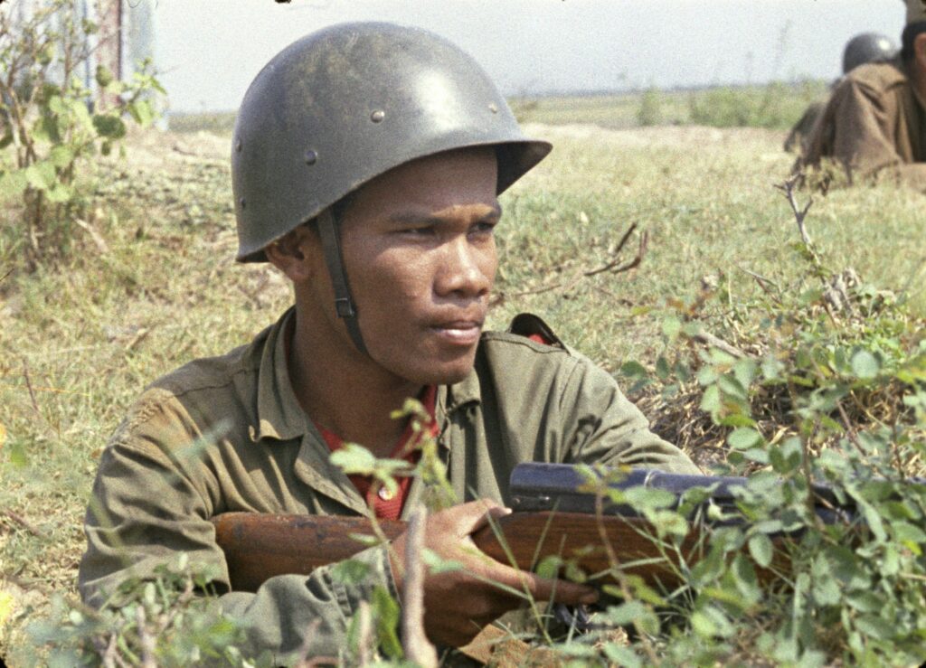 Cambodgia va introduce serviciul militar obligatoriu anul viitor, pe fondul tensiunilor persistente cu Thailanda