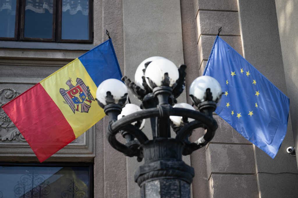 Tentativă de corupere a alegătorilor dejucată de ofițerii anticorupție din Republica Moldova
