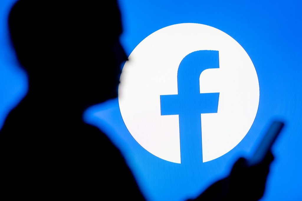 Cont fals de Facebook pe numele șefului ASF. Se promovează investiții în criptomonede