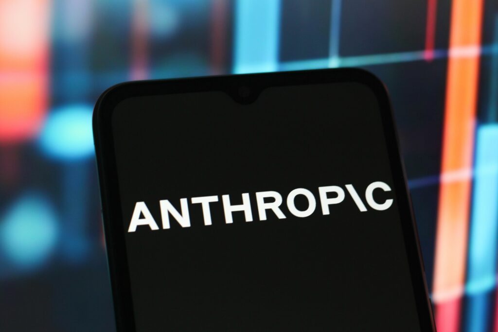 Anthropic intră pe terenul OpenAI cu soluții pentru bănci și investitori