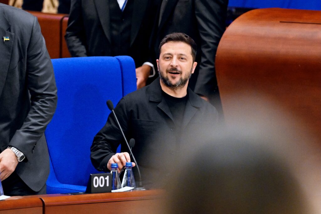 Zelenski solicită guvernului „reînnoit” să înceapă astăzi activitatea