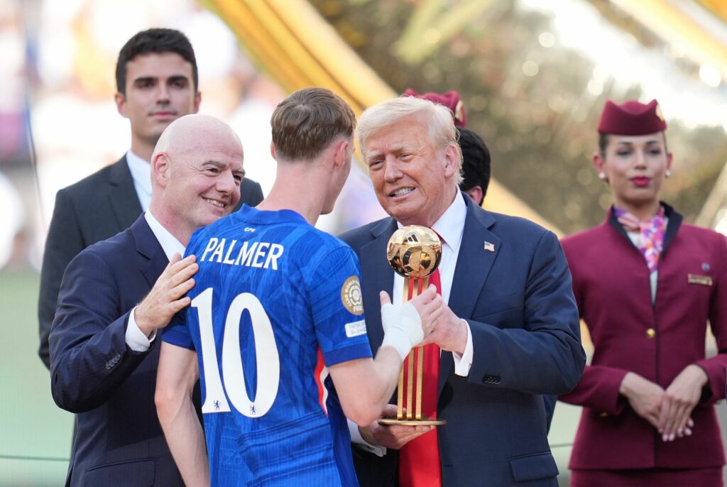 Trump a urcat pe podium cu Chelsea și a primit medalie