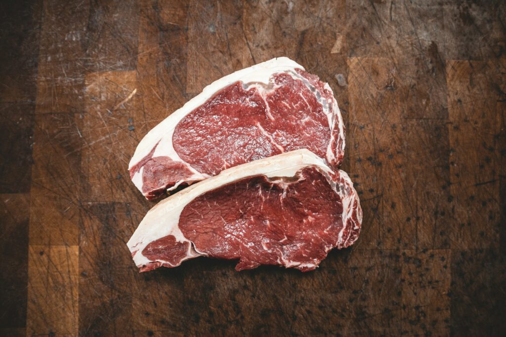 România vrea autosuficiență totală la carne prin noi programe de sprijin. Anunțul Ministrului Agriculturii