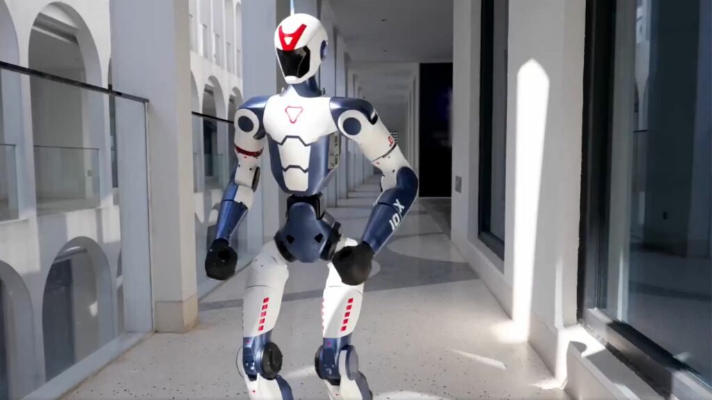 Ne apropiem de era roboților personali? A fost lansat primul robot umanoid care costă mai puțin de 6.000 de dolari