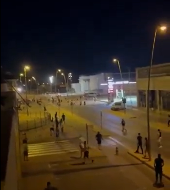A doua noapte consecutivă de tulburări anti-imigranți în Spania. Mai multe persoane au fost rănite