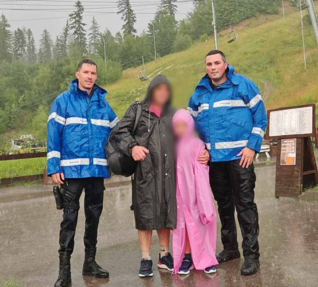 Un copil și un adult, blocați la cabana telescaunului din Gura Humorului
