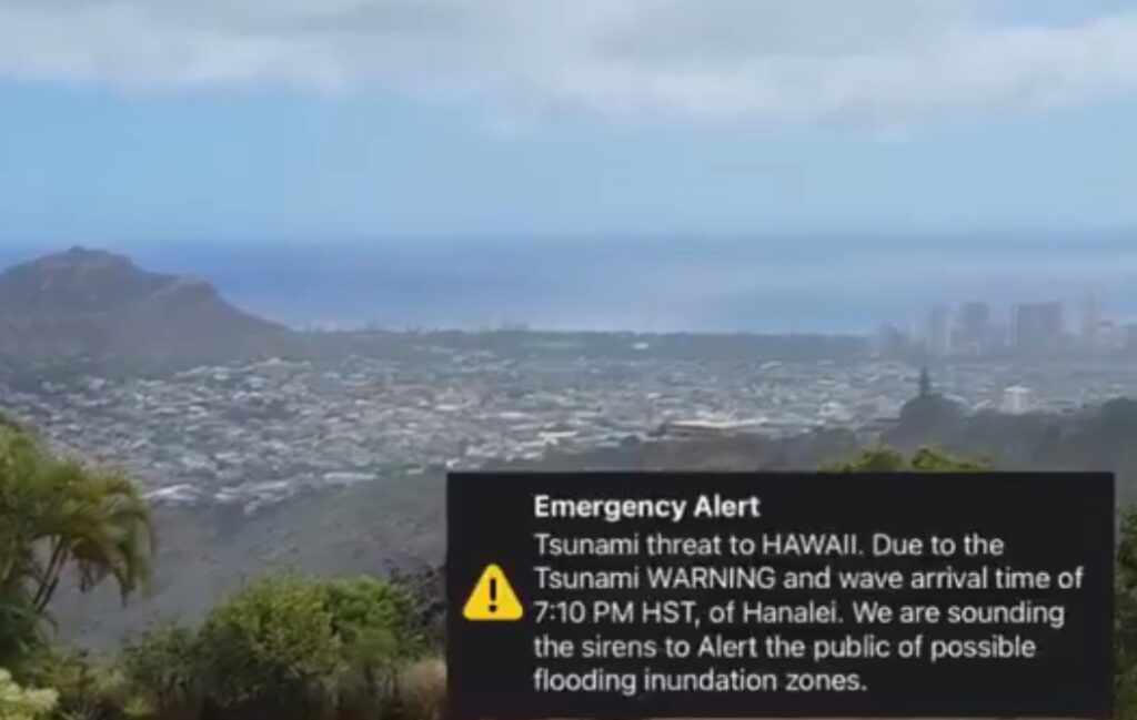 Evacuări și ambuteiaje în Hawaii din cauza alarmelor de tsunami din Pacific
