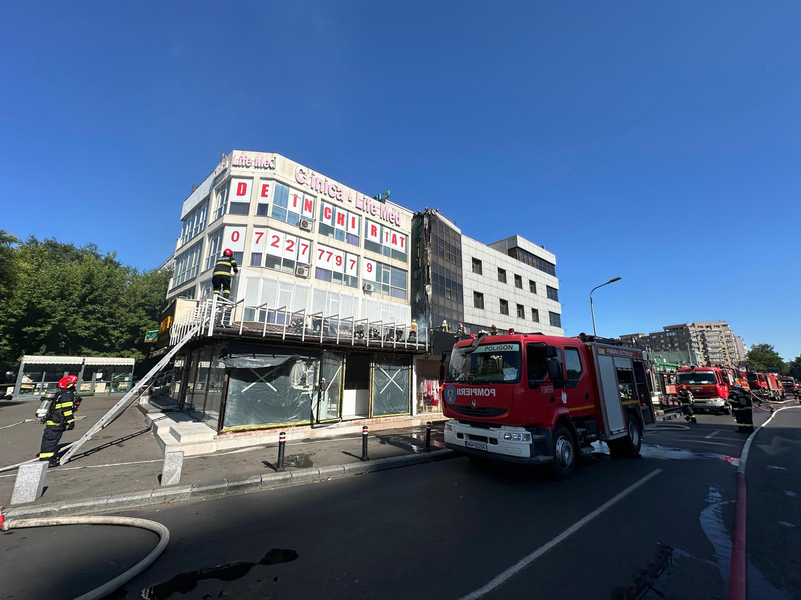 Magazin cuprins de flăcări în București pe Șoseaua Virtuții. Incendiul s-a extins la terasa unui hotel