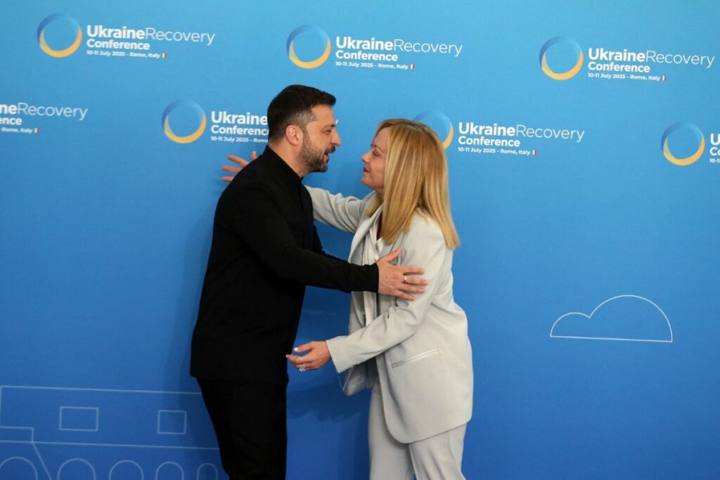 Volodimir Zelenski și Giorgia Meloni au discutat despre războiul din Iran și sprijinul financiar pentru Ucraina