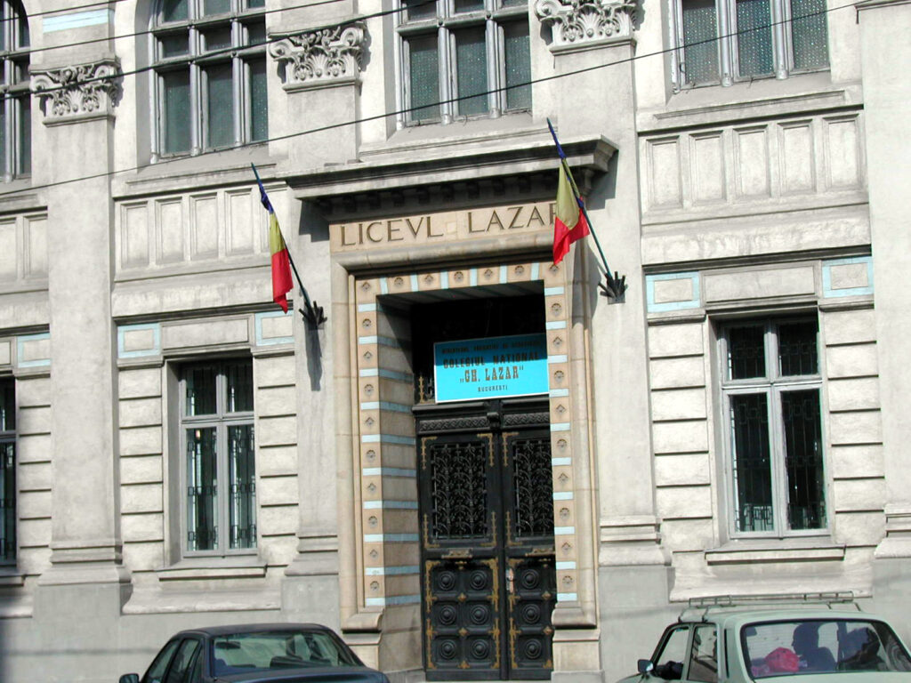 Scandalul ”bani din meditații” la Colegiul Lazăr continuă. Părinții aduc noi acuzații, Inspectoratul Școlar trimite control