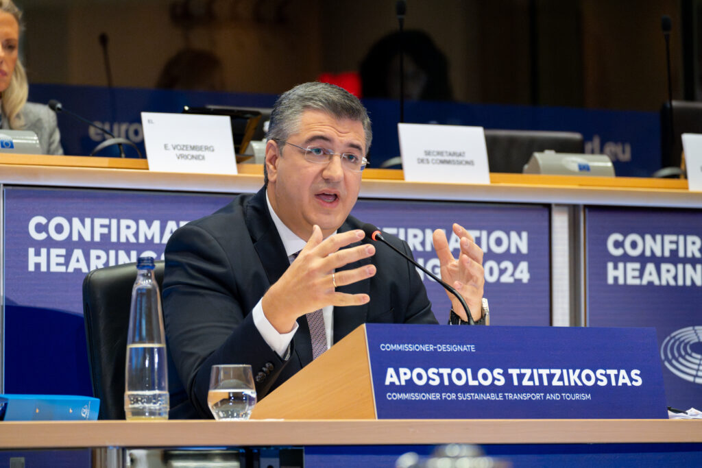Comisia Europeană pregătește un plan de extindere a rețelei feroviare de mare viteză