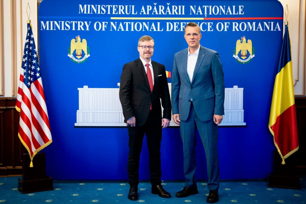 România și SUA, parteneri pentru un flanc estic puternic. Ce au discutat Moșteanu și Dickerson