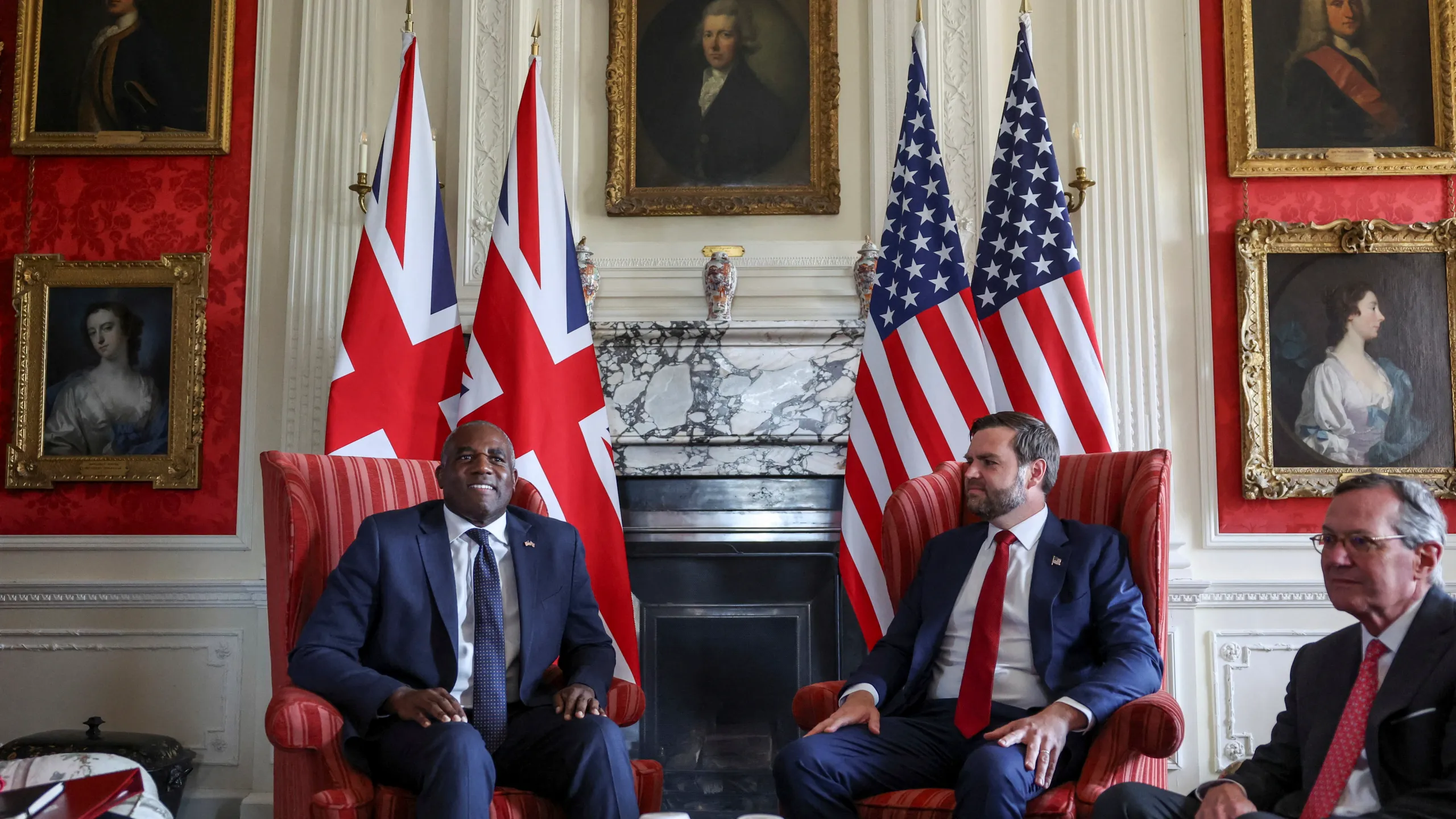 Discuţii între oficialii SUA şi Regatul Unit despre situaţia din Ucraina, înaintea summitului Trump-Putin Discuţii între oficialii SUA şi Regatul Unit despre situaţia din Ucraina, înaintea summitului Trump-Putin