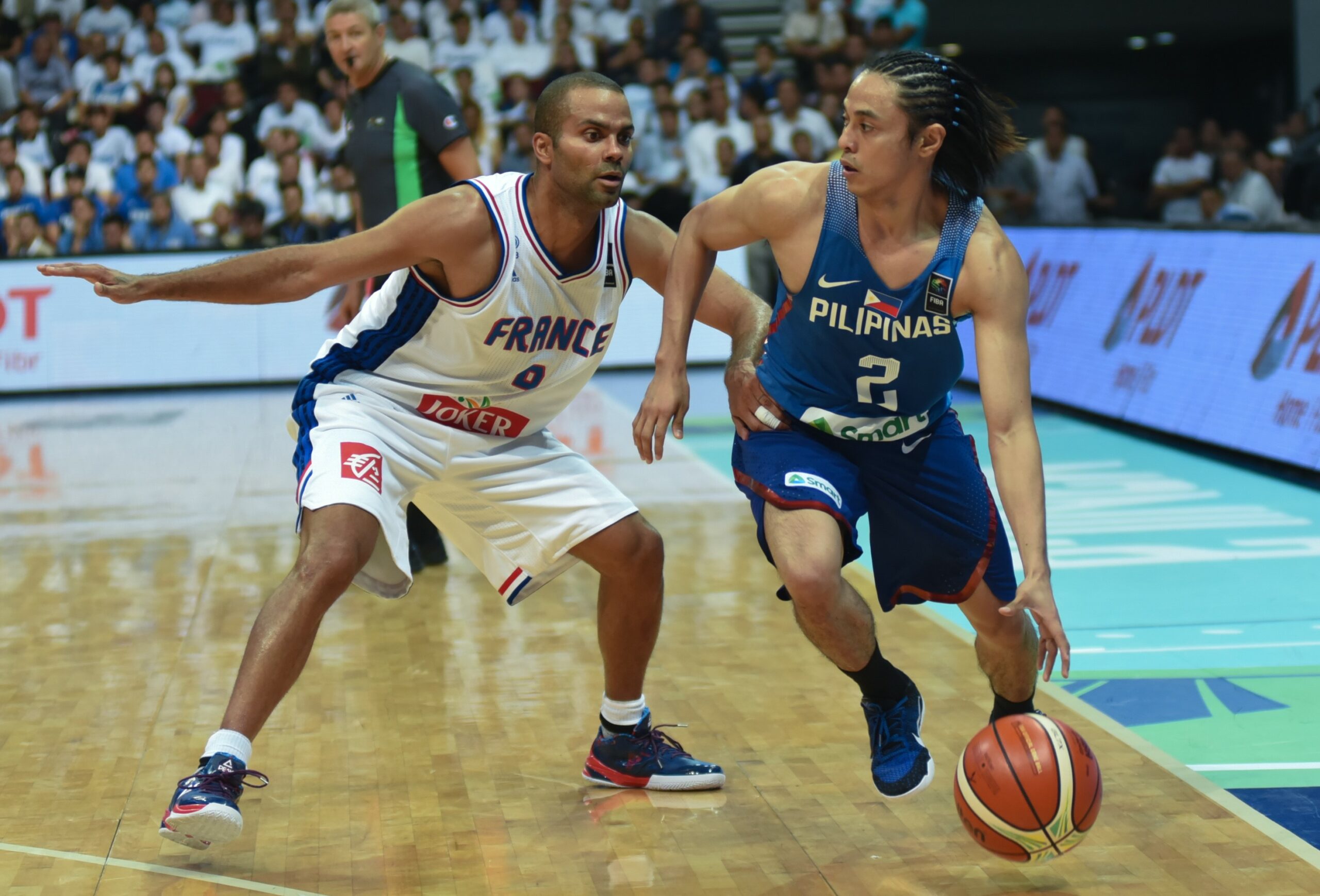 Proprietarul şi preşedintele unui mare club de baschet vrea să schimbe cariera şi să devină antrenor