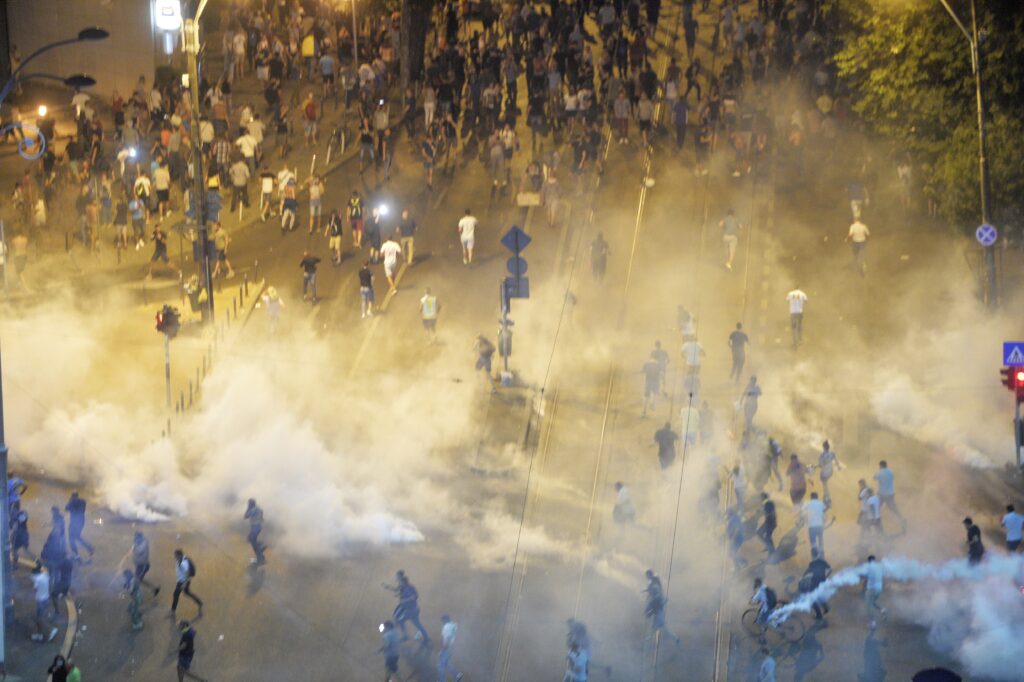 Protest în Piața Victoriei, la 7 ani de la violențele din 10 august: „Ne-au bătut. Ne-au gazat. Faptele se prescriu în 2026”