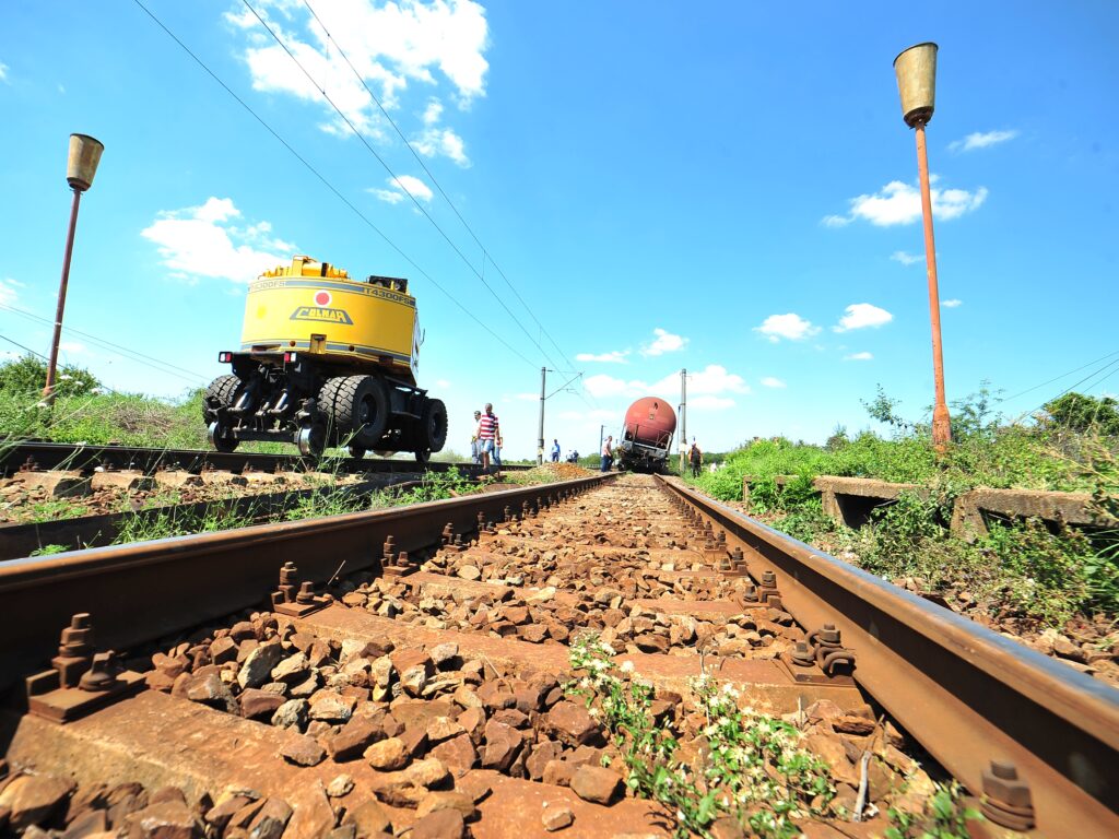 Bacău: O adolescentă de 15 ani, accidentată mortal de tren