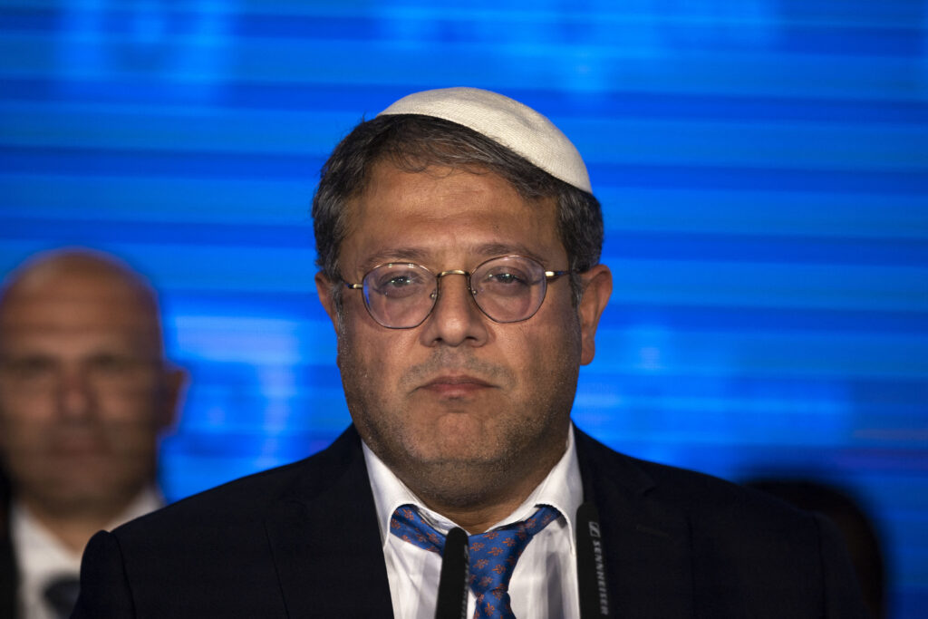 Un ministru israelian a fost surprins în timp ce ameninţa un lider palestinian, aflat în închisoare