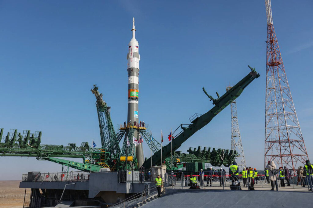 Un satelit biologic cu șoareci, muște și microorganisme la bord va fi lansat de Rusia
