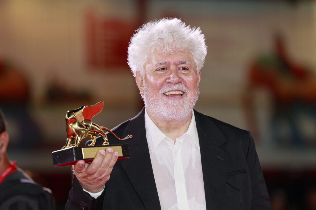 Pedro Almodóvar cere guvernului spaniol să rupă relaţiile cu Israel din cauza conflictului din Gaza