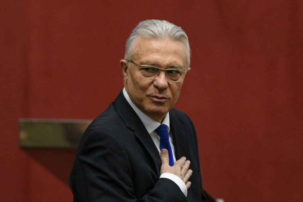 Cristian Diaconescu liniștește populața: Nu va fi război în România