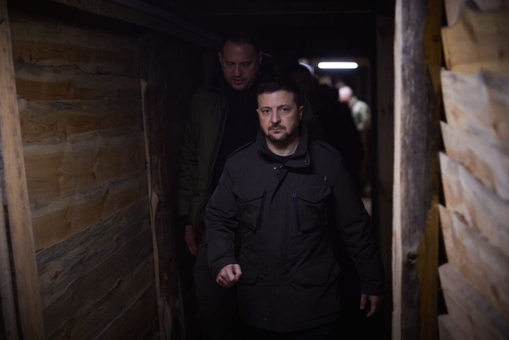 Zelenski afirmă că Ucraina nu își va retrage trupele din Donbas. Lupte intense în regiunea Donețk