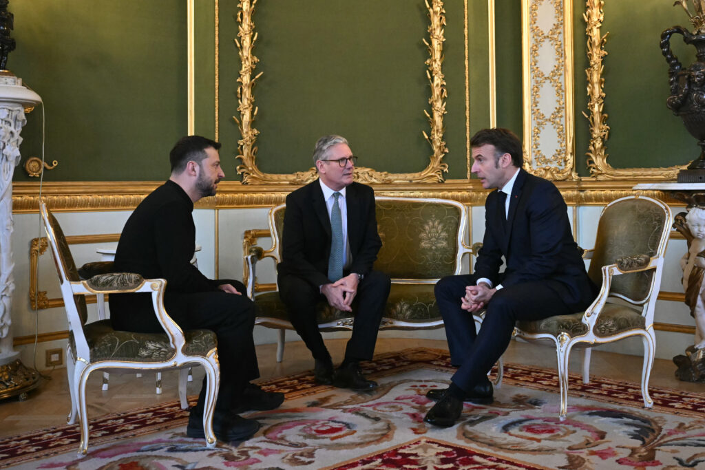 Liderii europeni vor să trimită trupe de menținere a păcii în Ucraina, cu sprijinul SUA. Franța și Marea Britanie conduc inițiativa