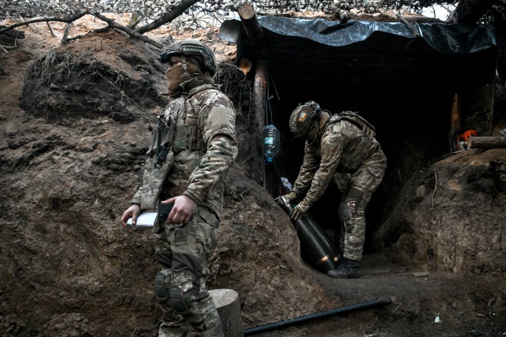 Ce ajutoare militare a trimis România Ucrainei? Bolojan a oferit primele detalii