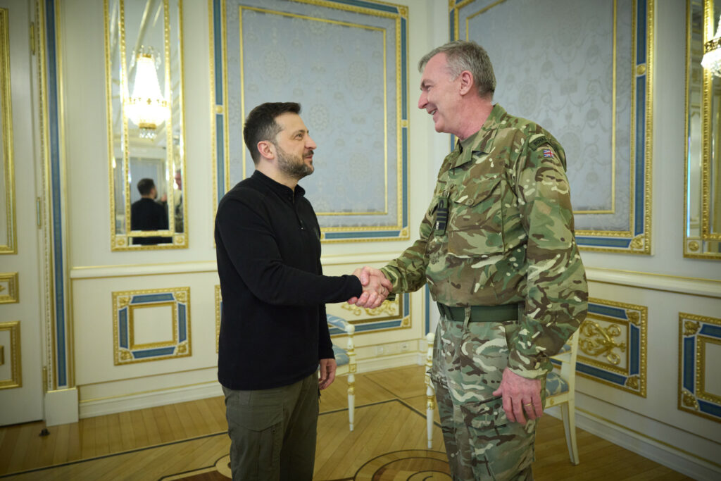 Şeful Forţelor Armate Britanice susţine că Occidentul nu trebuie să fie intimidat de Putin