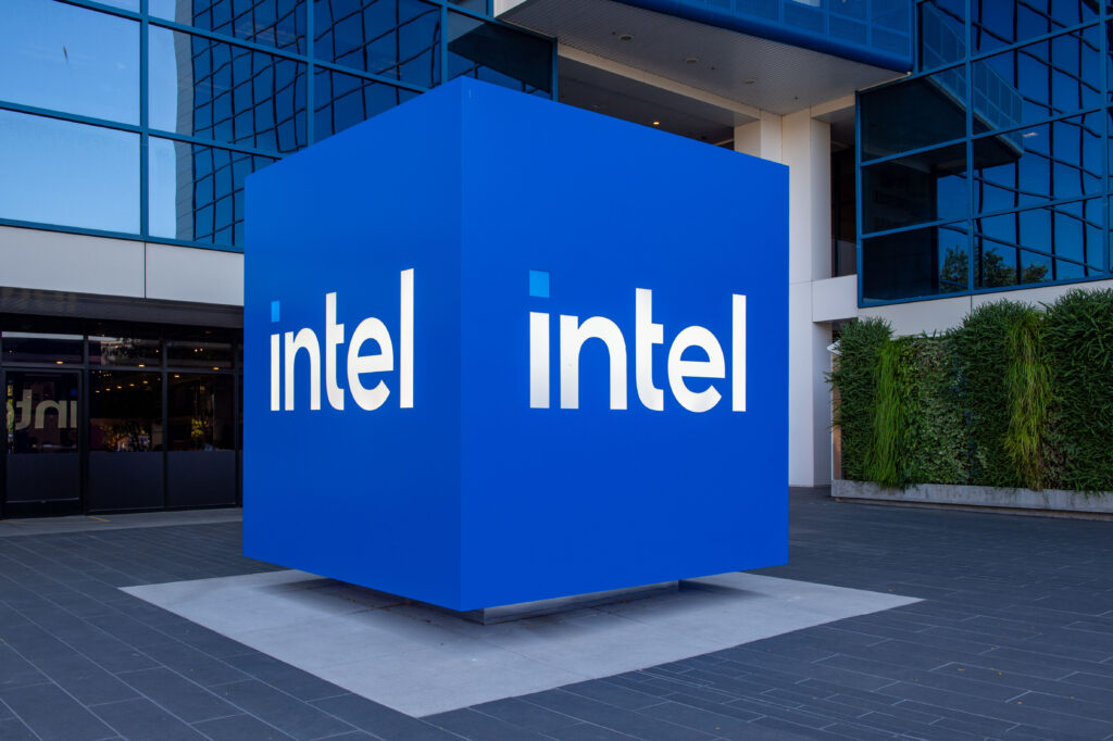 Intel rămâne sancționată în cazul antitrust al Comisiei Europene. Amenda Intel menținută, dar diminuată