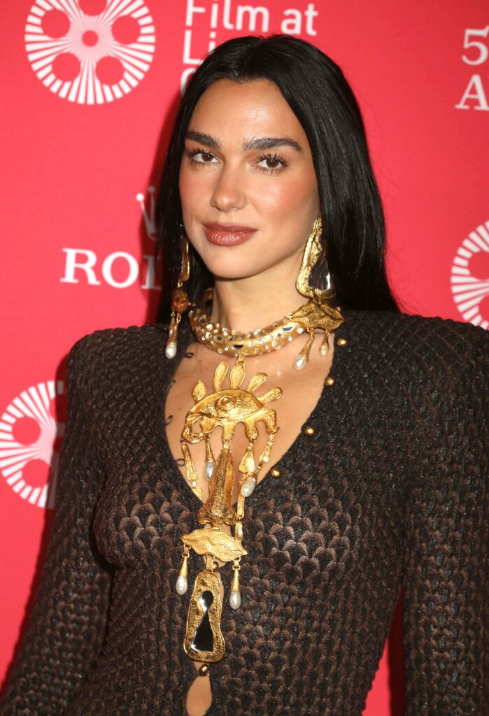 Cântăreața Dua Lipa a obținut cetățenia kosovară