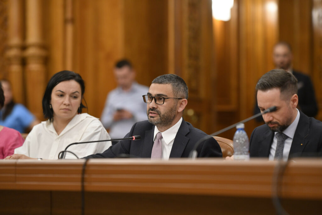 Proiect care prevede blocarea transferurilor și detașărilor, în dezbatere publică