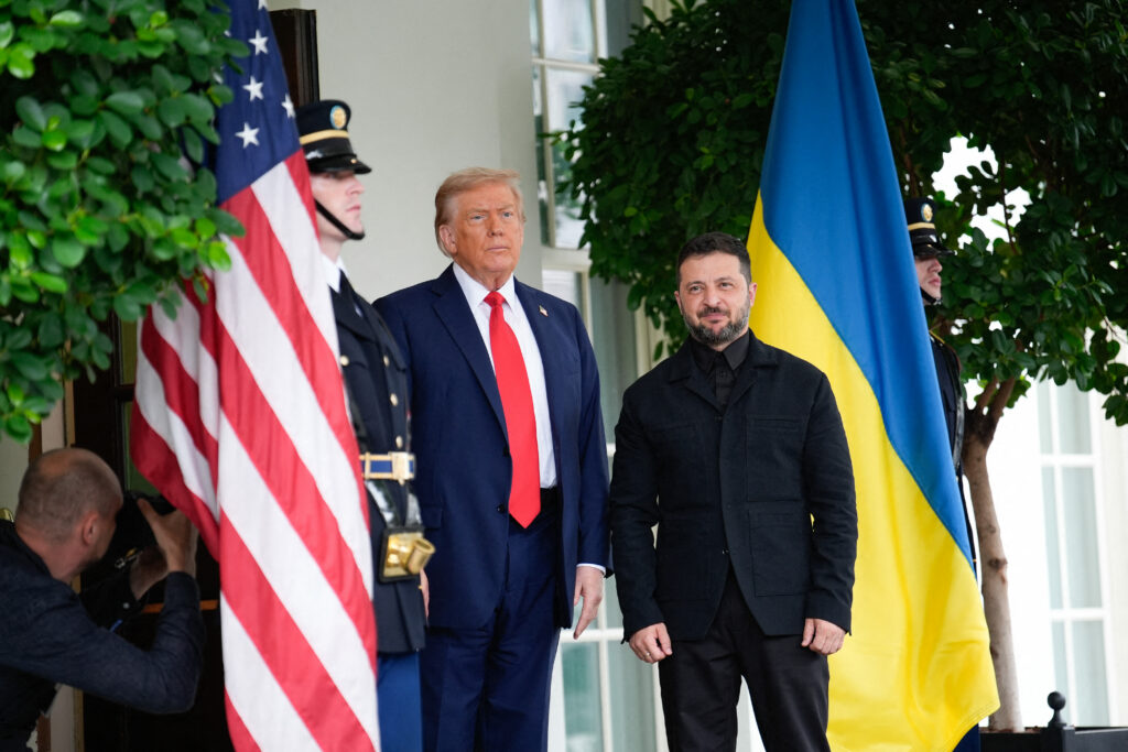 Un designer ucrainean l-a ajutat pe Zelenski să adopte un nou stil la întâlnirea cu Trump