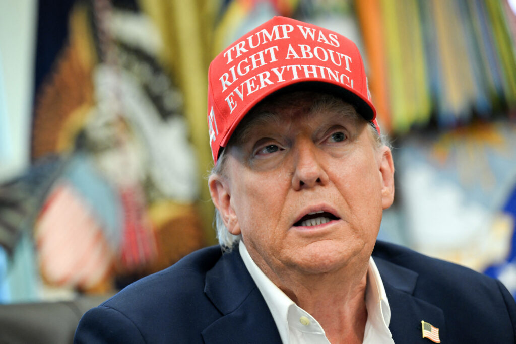 Trump a prezentat la Washington o fotografie primită de la Putin, după întâlnirea lor din Alaska