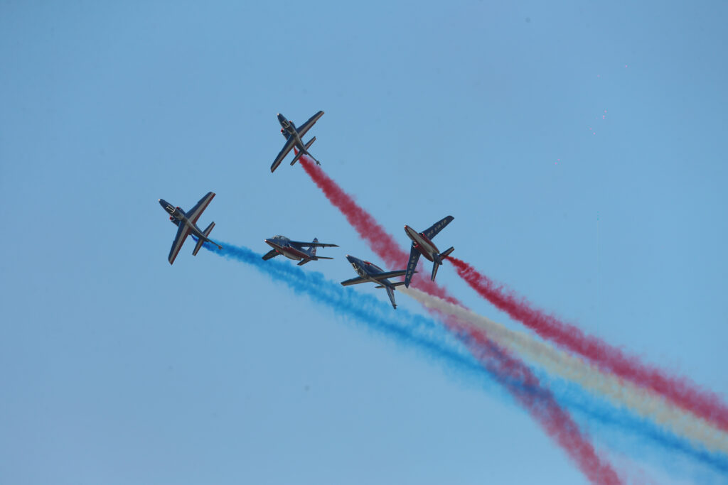 Spectacol aviatic la BIAS 2025. Mii de oameni au venit să vadă acrobaţiile piloţilor
