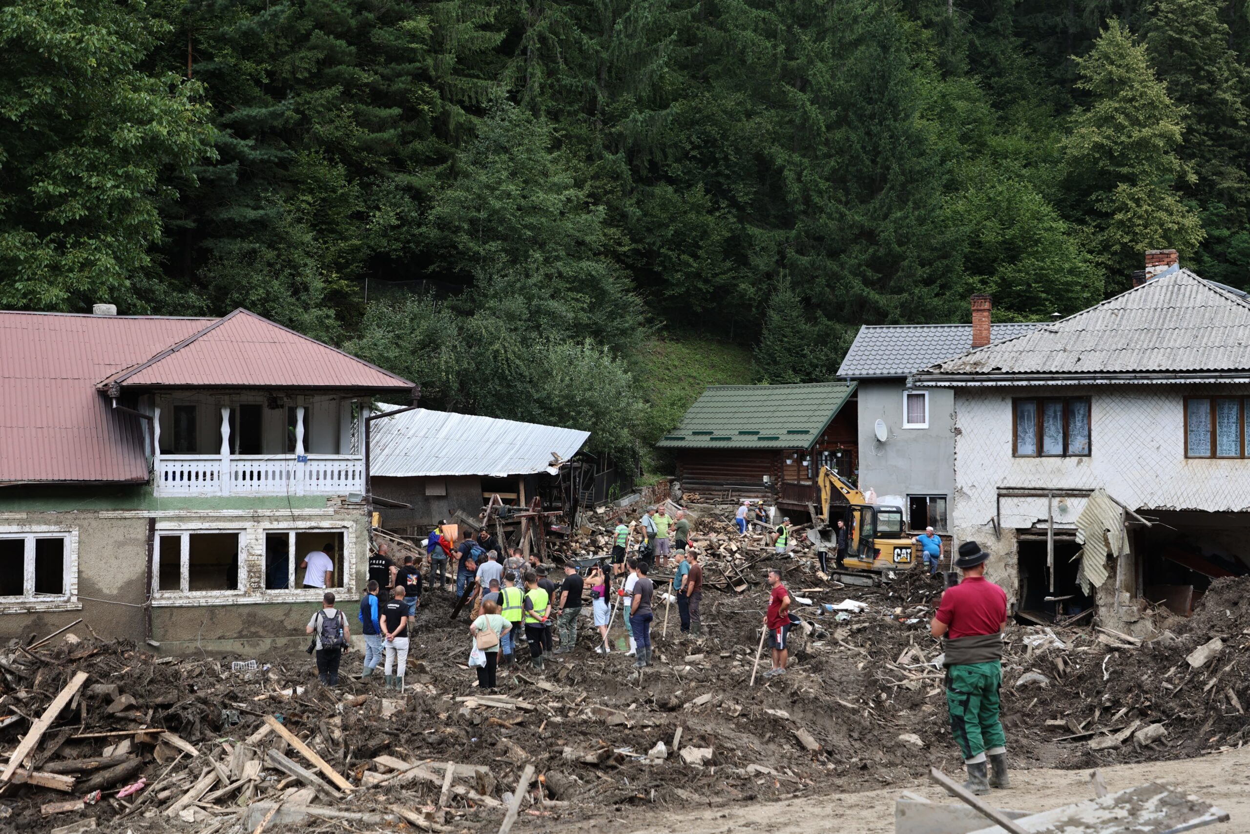 „Să nu fie vreo bombă!” – Avertismentul Dianei Buzoianu după inundațiile din Broșteni