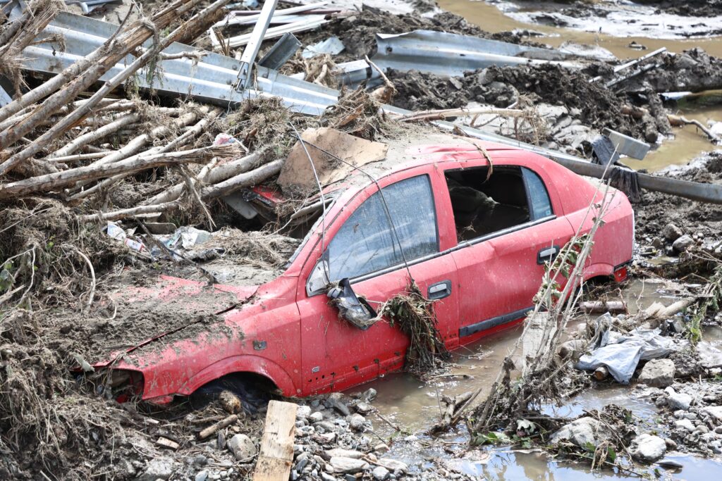 Over 850 homes affected by floods in Neamt and Suceava